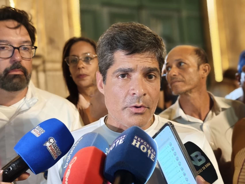 “nao-vamos-queimar-pontes”,-diz-acm-neto-sobre-pre-candidatura-de-flavio-bolsonaro