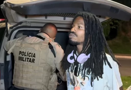 todo-errado:-turista-com-cidadania-britanica-e-detido-duas-vezes-em-menos-de-24h-em-salvador