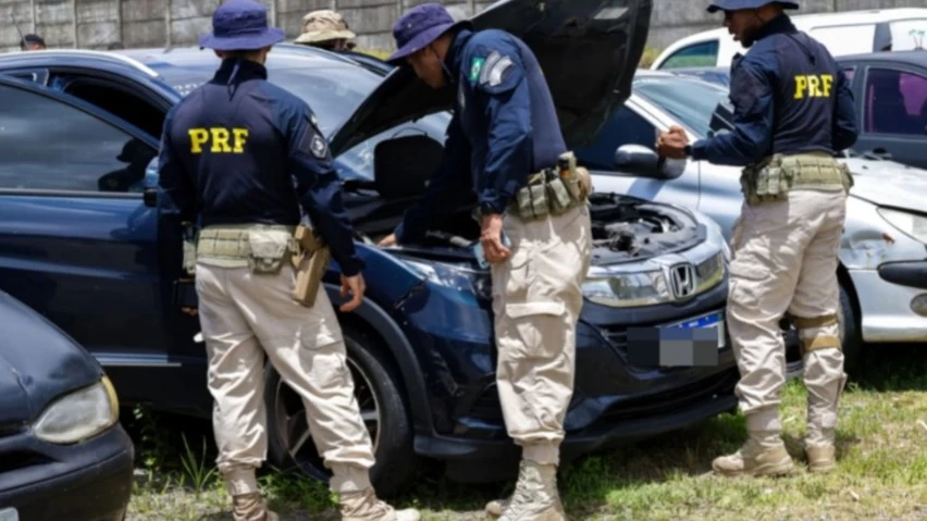 rodou-na-br:-prf-recupera-veiculos-roubados-e-adulterados-na-bahia
