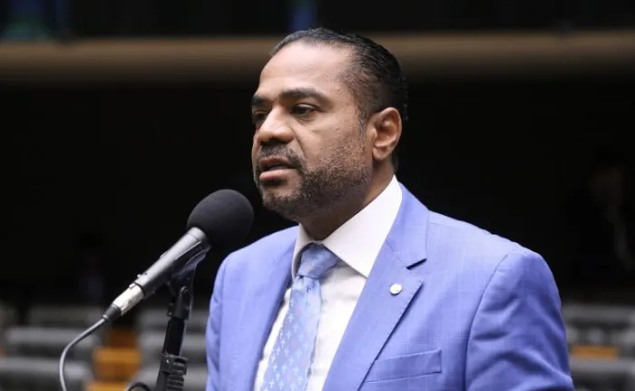 comissao-aprova-alerta-em-rotulo-sobre-efeito-de-remedio-em-motoristas