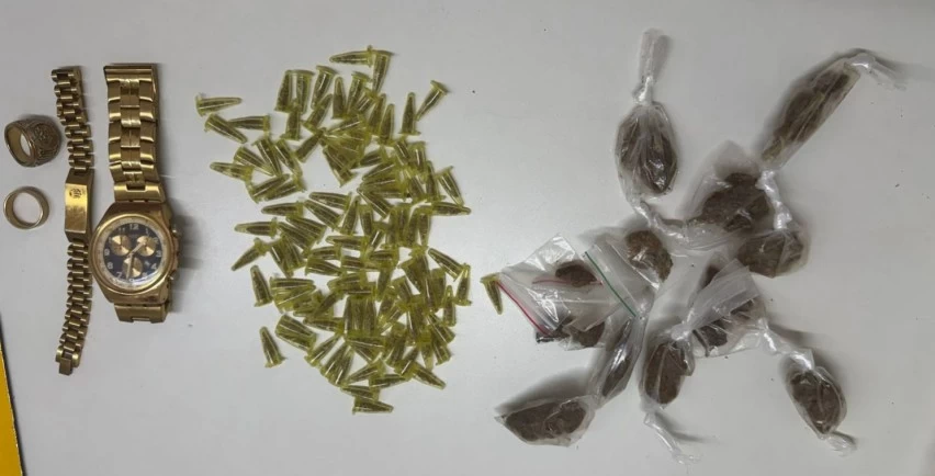 pm-prende-homem-por-trafico-de-drogas-em-paripe