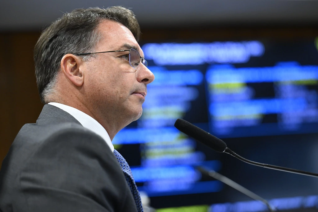 flavio-se-manifesta-ao-saber-de-inquerito-ordenado-por-moraes