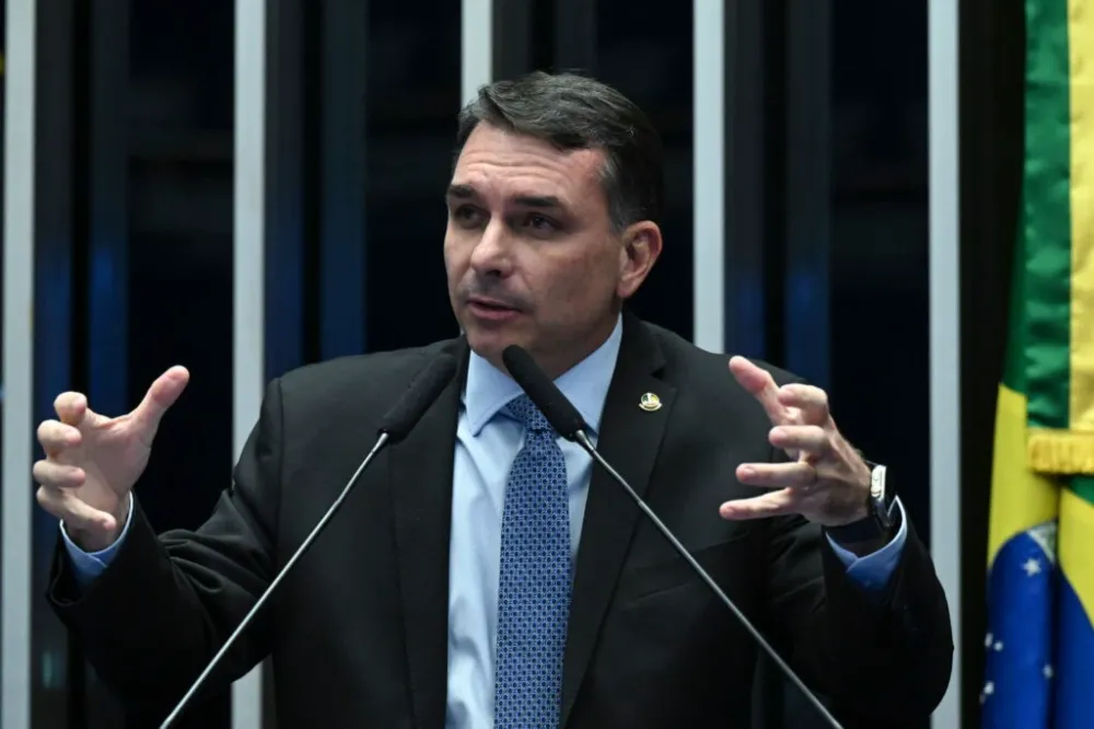 flavio-bolsonaro-quer-ser-o-“candidato-do-agro”-em-2026